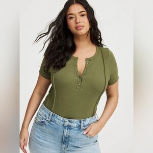 Torrid Paneled Henley Top Sz 3X 22-24 Green NWT Cotton Blend
